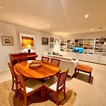 3 Bdrm 2 Bthrm House Close To Canberra Cbd & Anu